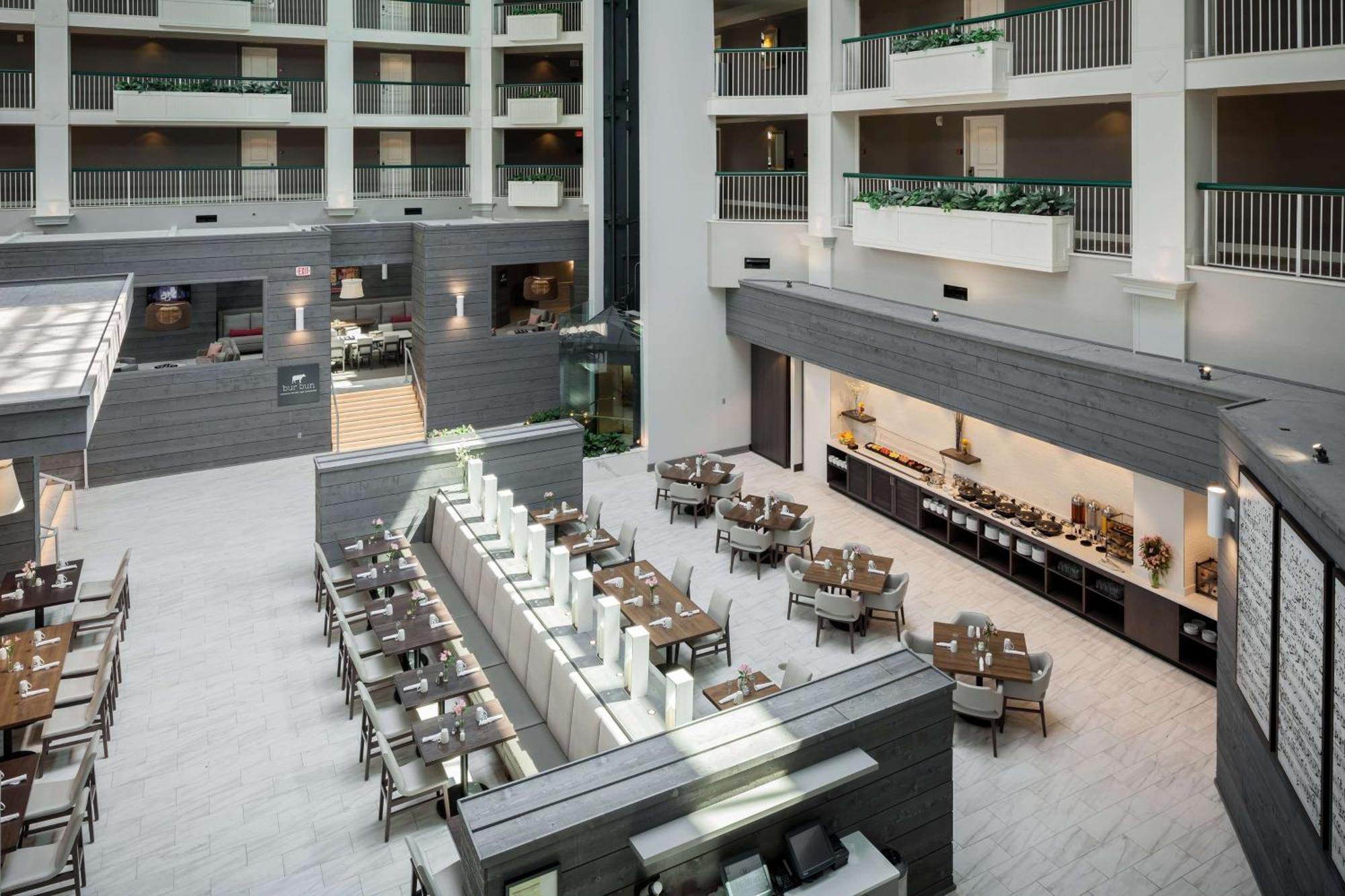 Hilton 4* Brentwood