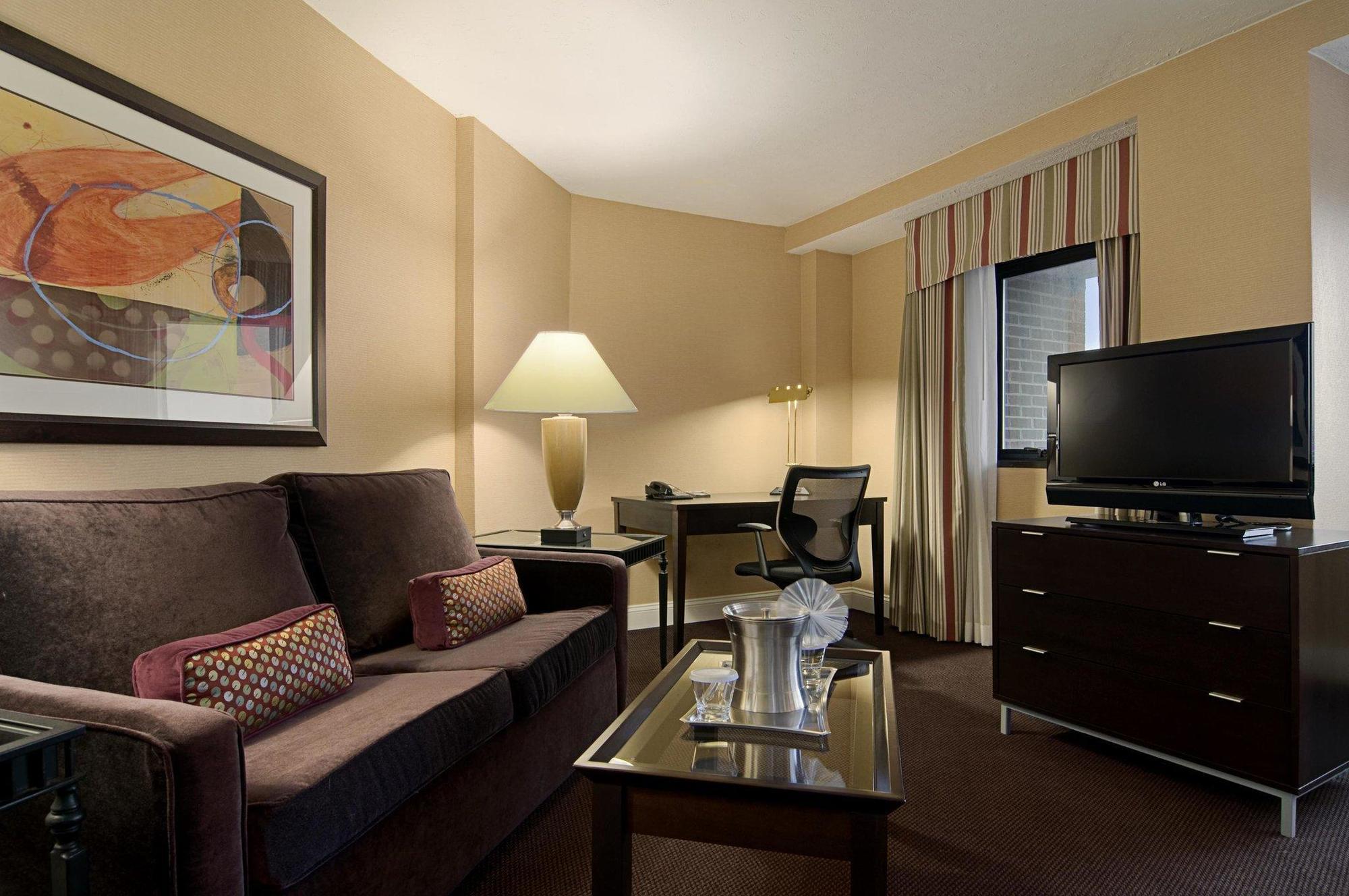 Hilton Brentwood
