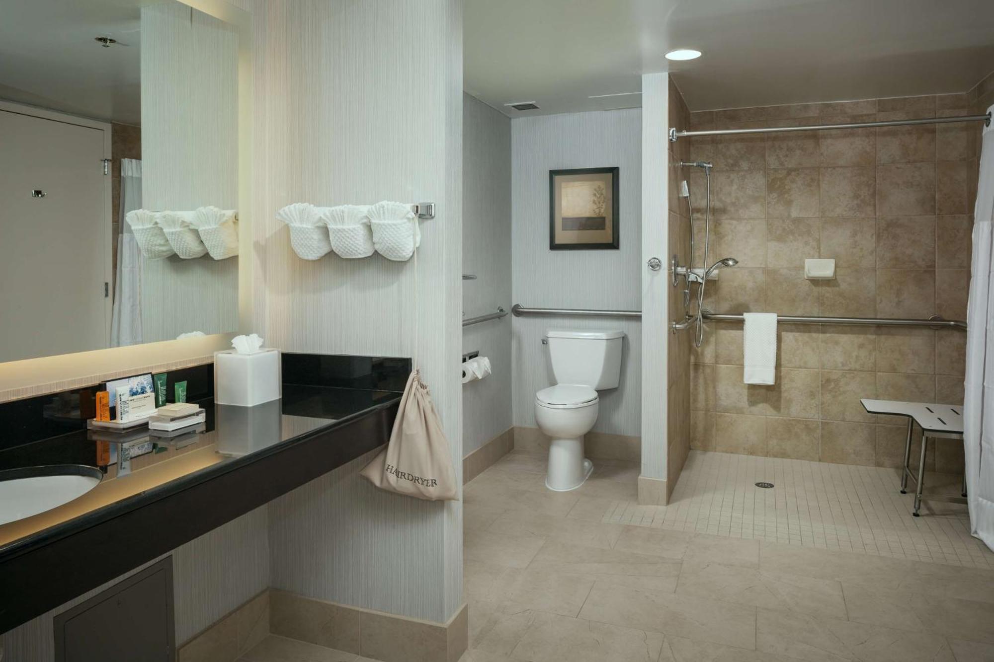 Hilton Hotel 4*
